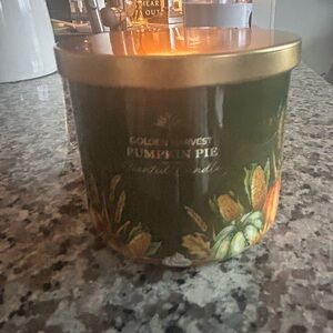Pumpkin Pie Candle - Green and Gold